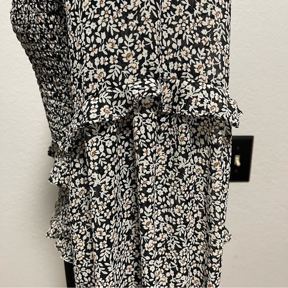 ASTR The Label Fairfield Black Multi Floral Long Sleeve Top Size Large - Picture 7 of 9